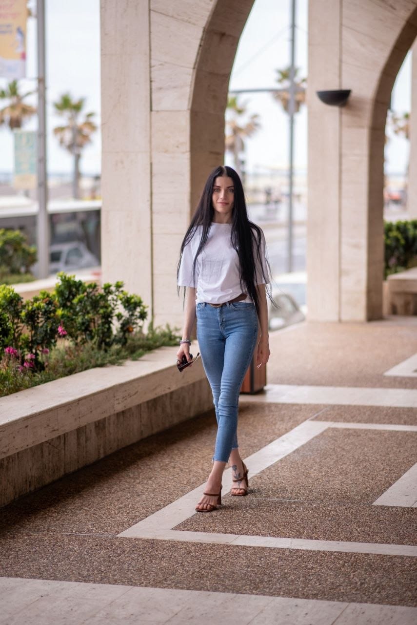 ליזה-בת 25 פצצה אישה מגרה בתל אביב