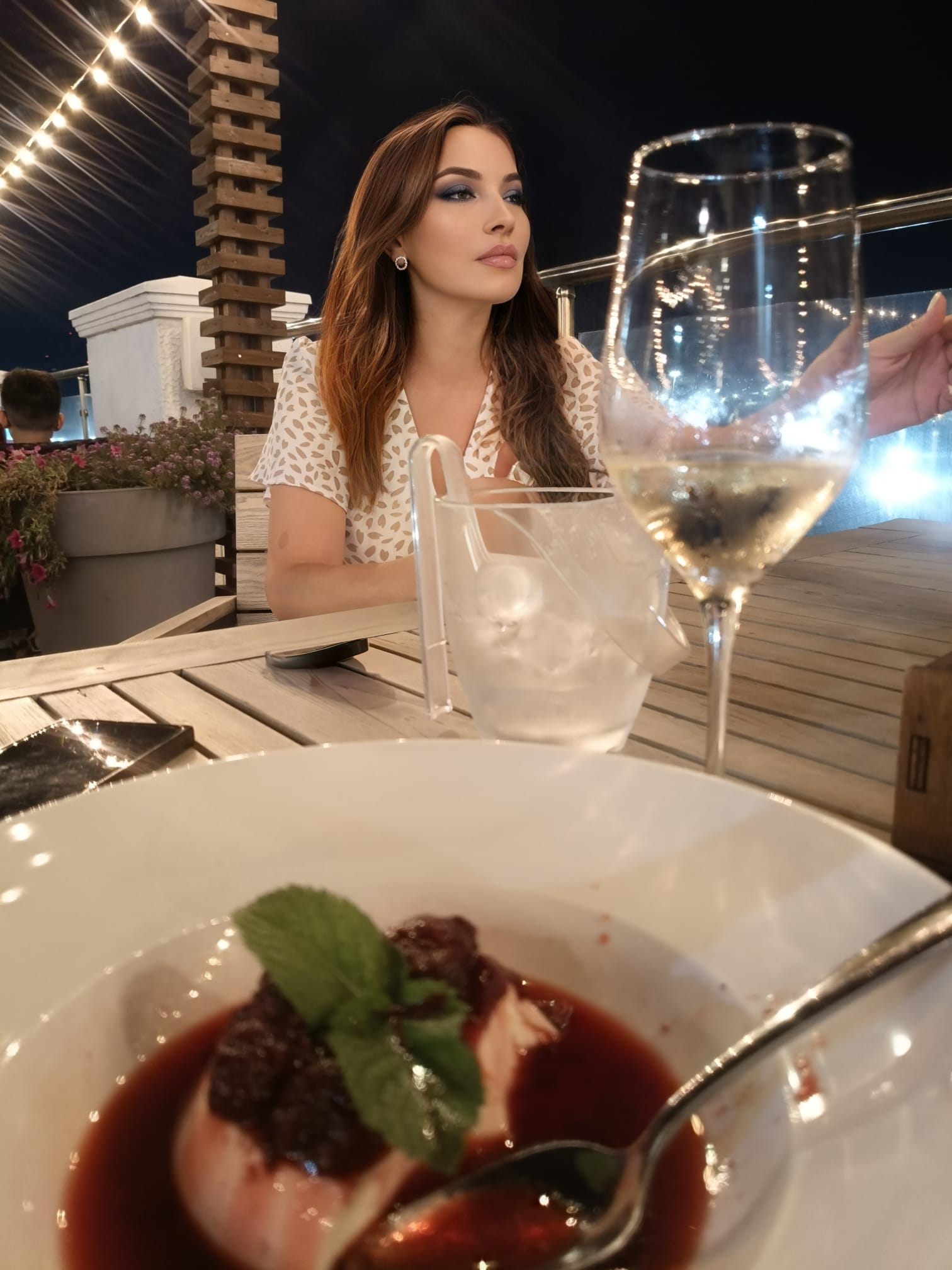 לילי- תל אביב – מארחת קסומה בת 29 חטובה