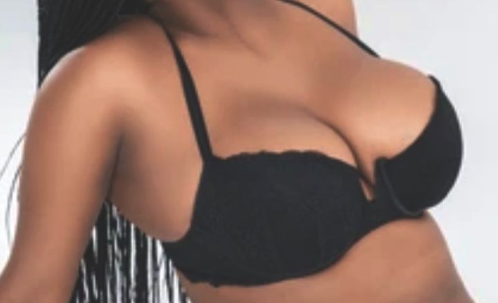 קלי – מבנה גוף סקסי בחורה אפריקאית מחול-בחיפה