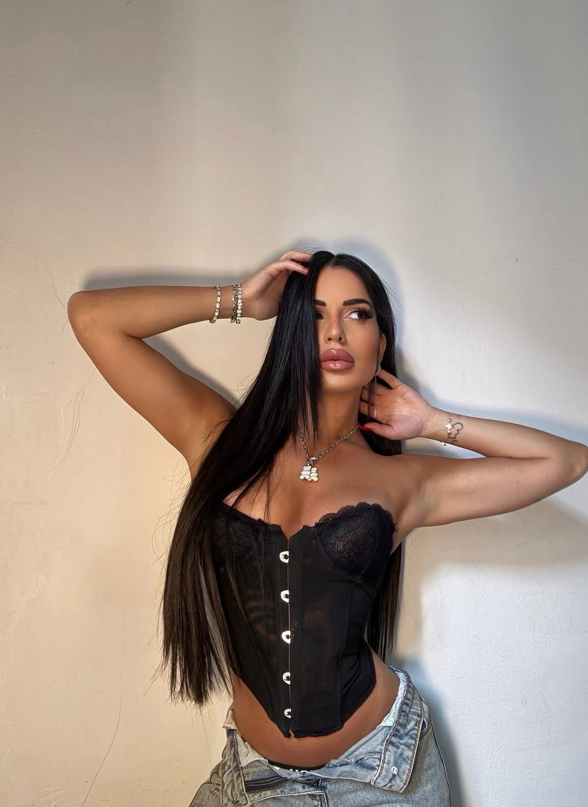 תיירת מספרד בת 27 סקסית – בחיפה